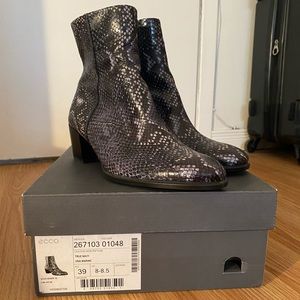 ECCO Blue Leather Snakeskin Booties